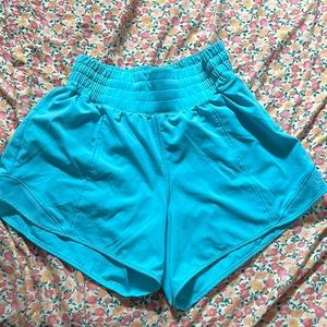 Lululemon Hotty Hot 4in HR size 4/XS in Electric Turquoise
